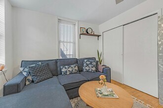 233 Grand St in Hoboken, NJ - Building Photo - Building Photo