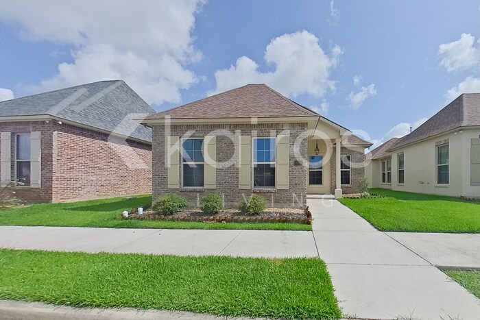 3012 Forestwood Dr in Lake Charles, LA - Building Photo
