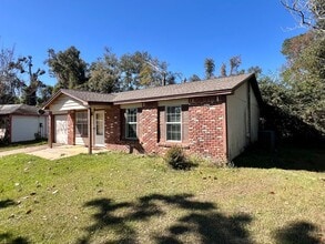 2042 Little River Ln in Tallahassee, FL - Building Photo - Building Photo