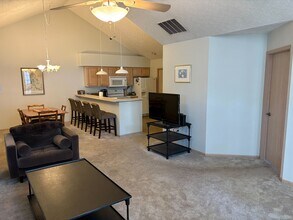 388 Park Woods Ln in Powell, OH - Foto de edificio - Building Photo