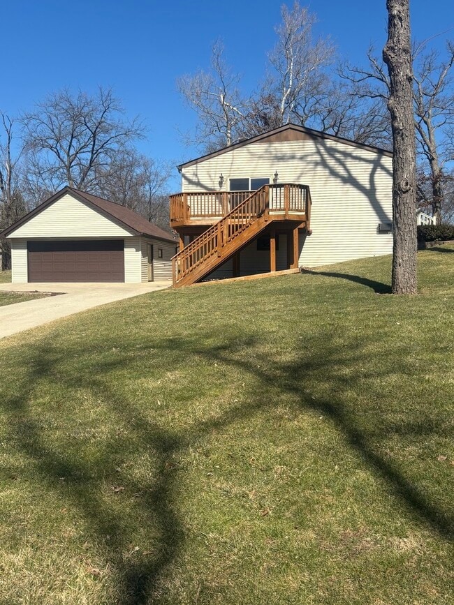 7718 Butternut Ct in Woodridge, IL - Building Photo - Building Photo