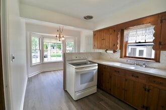 1111 S Washington Ave in Park Ridge, IL - Building Photo - Building Photo