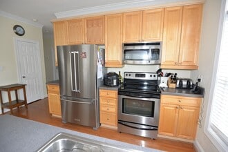 708 13th St in Virginia Beach, VA - Foto de edificio - Building Photo