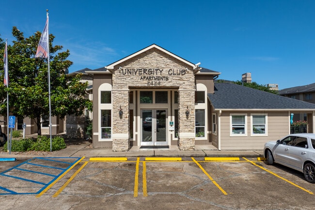 Paper Moon Apartments in Huntsville, TX - Building Photo - Building Photo
