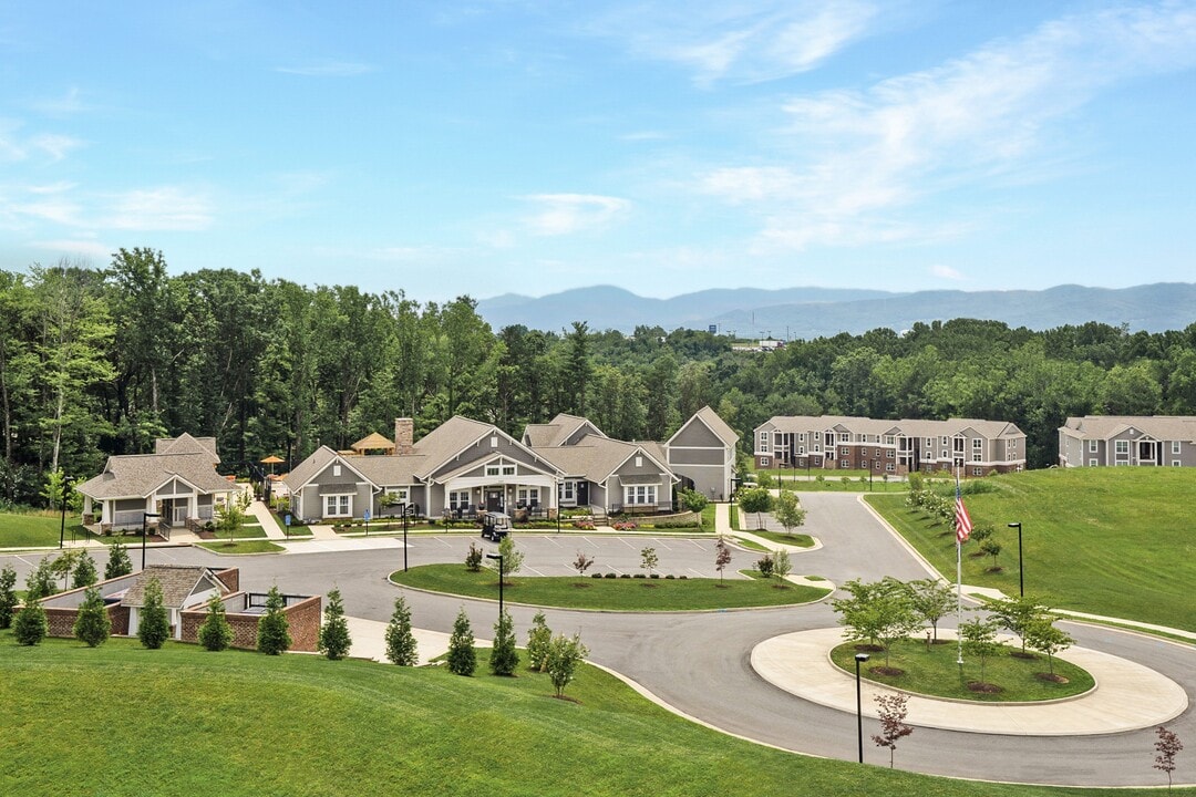 The Retreat Apartments in Roanoke, VA - Foto de edificio