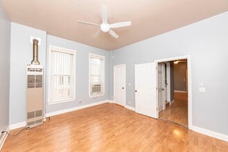 3300 N Racine Ave, Unit 2 in Chicago, IL - Building Photo - Building Photo