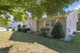 245 Lynbrook Dr in Coldwater, MI - Building Photo - Building Photo