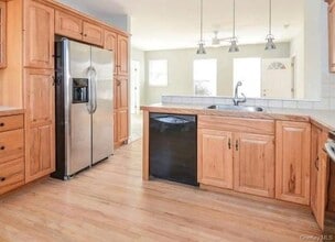 326 6th St in Greenport, NY - Building Photo - Building Photo