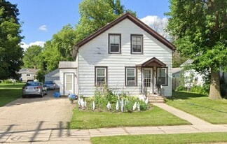 928 W Kamps Ave in Appleton, WI - Building Photo