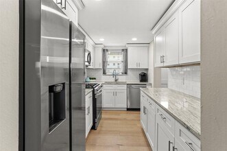 5955 30th Ave S in Gulfport, FL - Building Photo - Building Photo