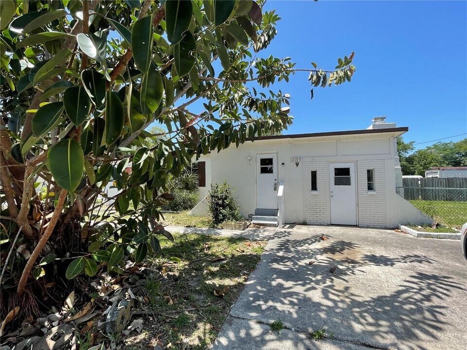 2100 47th St N in St. Petersburg, FL - Building Photo