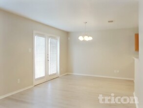 7714 Burro Bend in San Antonio, TX - Building Photo - Building Photo