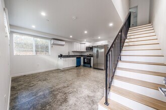 11841 Runnymede St-Unit -Unit #11837 in Los Angeles, CA - Building Photo - Building Photo