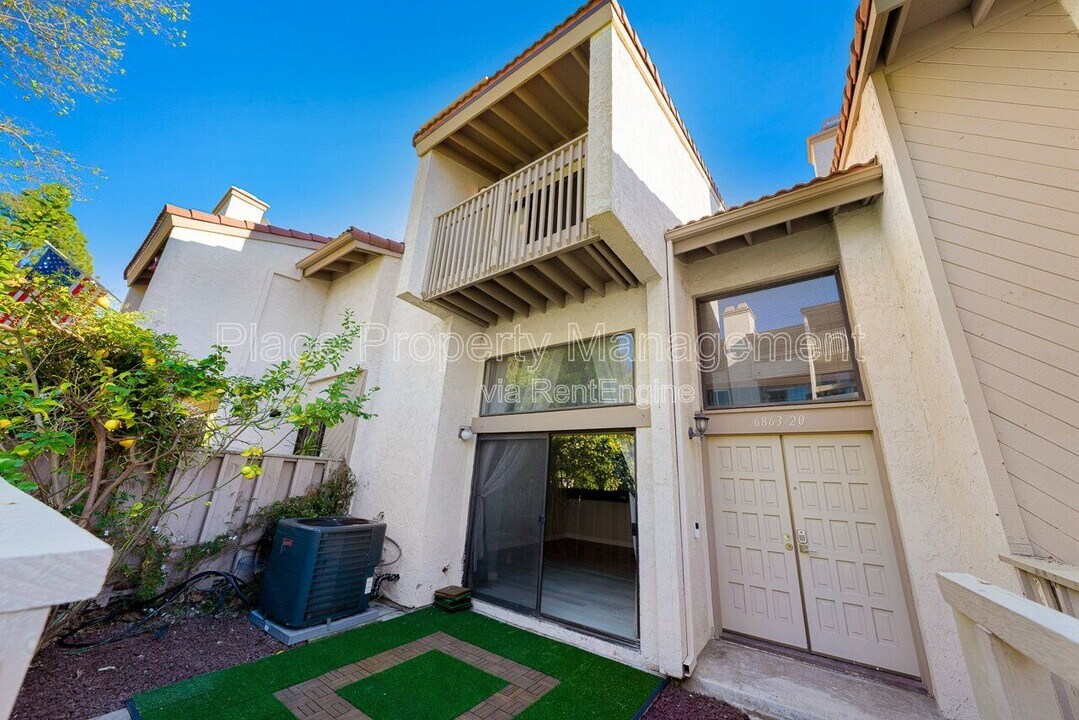 6863 Caminito Mundo in San Diego, CA - Building Photo