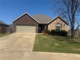 3518 Montpilier Pl in Springdale, AR - Building Photo