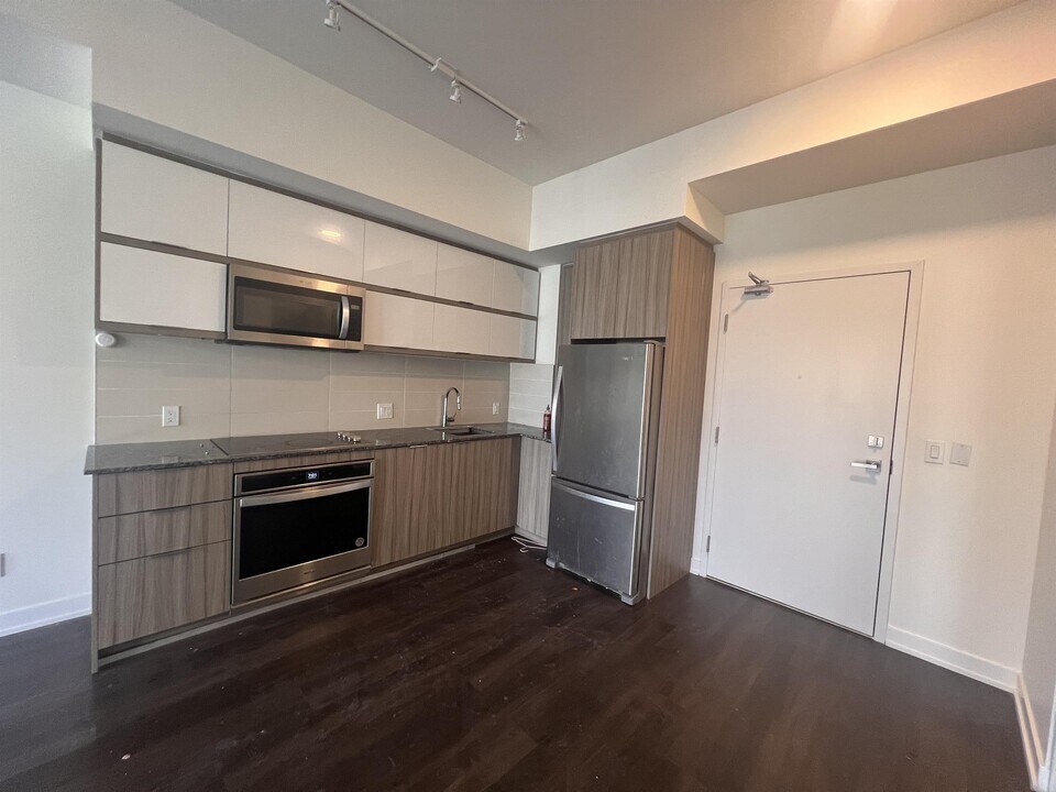 10-210 Deerlick Ct in Toronto, ON - Building Photo