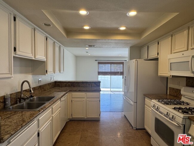 property at 35 Alcoba