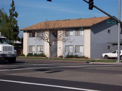 960 S Union Rd in Manteca, CA - Foto de edificio