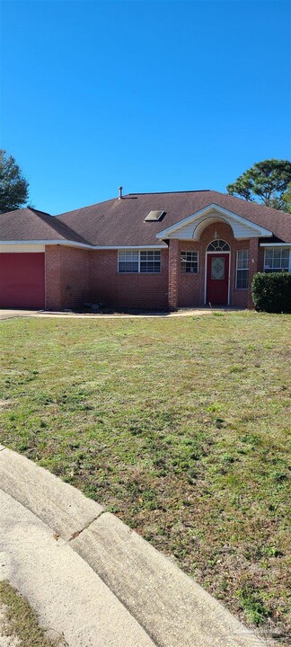 1905 Coral Island Rd in Pensacola, FL - Building Photo