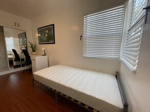 2901 Kenwood Ave in Los Angeles, CA - Foto de edificio - Building Photo