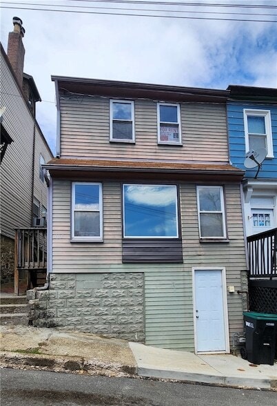 property at 105 Davis St