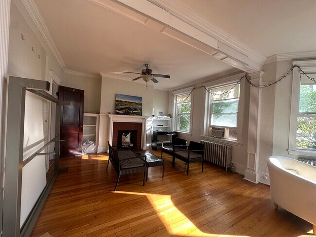 17 Englewood Ave in Brookline, MA - Building Photo - Building Photo