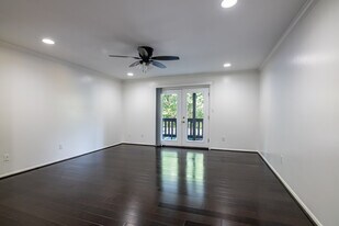 1001 Woodland Vlg, Unit 1001 in Vestavia Hills, AL - Building Photo
