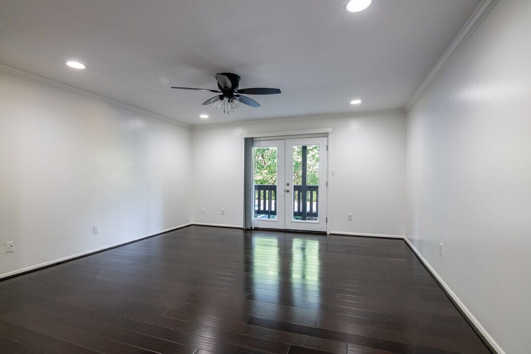 1001 Woodland Vlg, Unit 1001 in Vestavia Hills, AL - Foto de edificio