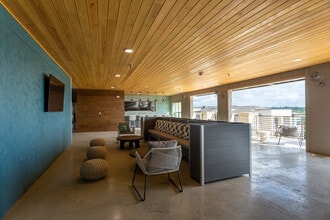 Lenox SoCo in Austin, TX - Foto de edificio - Interior Photo