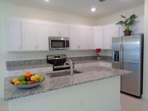 10004 W Villa Cir in Vero Beach, FL - Building Photo - Building Photo