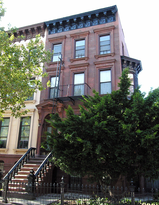 18 Herkimer St in Brooklyn, NY - Building Photo