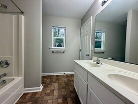 3746 Glenwood Dr in Charlotte, NC - Building Photo