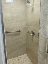 4 Cove View Dr in Waterford, CT - Building Photo - Building Photo