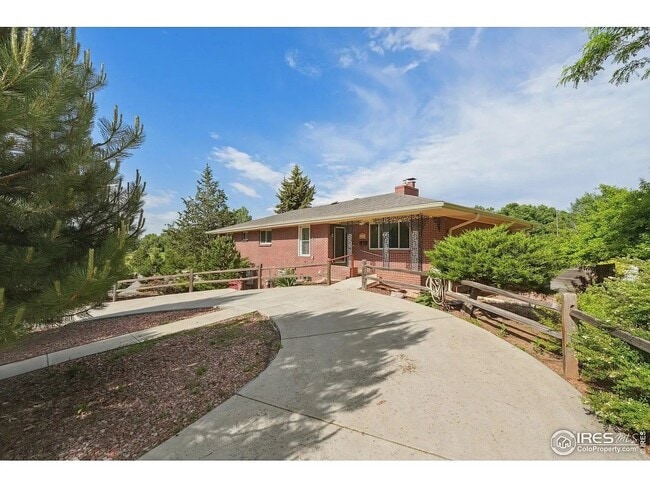 property at 2001 Evergreen Dr