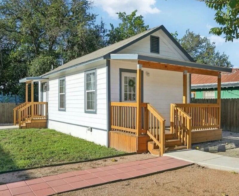 1006 Center St in San Antonio, TX - Building Photo