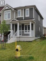 33 Sandhill Crane Dr in Wasaga Beach, ON - Building Photo