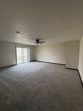 3266 White Oak Ln in Eau Claire, WI - Building Photo - Building Photo