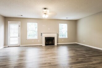 1915 Simmons Ln in Hampton, GA - Building Photo - Building Photo