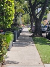 1818 N New Hampshire Ave in Los Angeles, CA - Building Photo - Building Photo