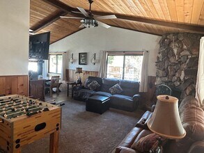 42720 Peregrine Ave in Big Bear Lake, CA - Building Photo - Building Photo