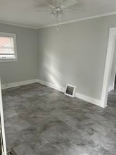 1107 E Seneca Pl in Peoria, IL - Building Photo - Building Photo
