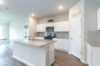 102 Border Ct in Youngsville, LA - Building Photo - Building Photo