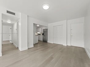 13870 SW 62nd St in Miami, FL - Building Photo - Building Photo