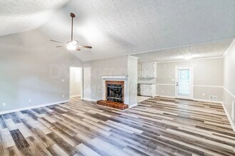 2557 Ashley Cir in Jonesboro, GA - Building Photo - Building Photo