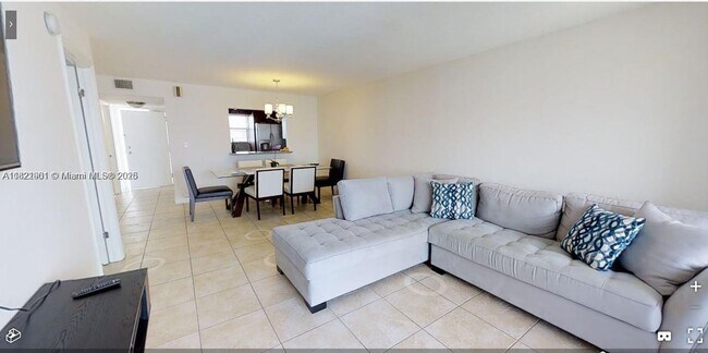 7705 Abbott Ave in Miami Beach, FL - Building Photo - Building Photo