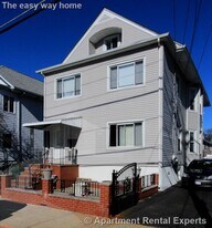 122 Willis Ave in Medford, MA - Building Photo