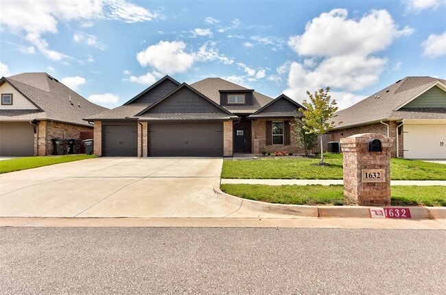 1632 NE 35th St in Moore, OK - Foto de edificio - Building Photo