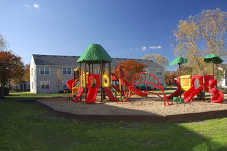 Arbor Glen Apartments in Chesapeake, VA - Foto de edificio - Building Photo