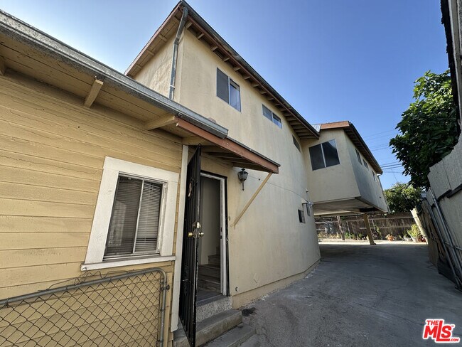 5111 Meridian St in Los Angeles, CA - Building Photo - Building Photo