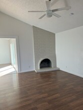 10960 Hirschfeld Way in Rancho Cordova, CA - Foto de edificio - Building Photo